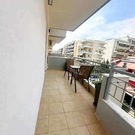 στο δεύτερο όροφο Apartment *
